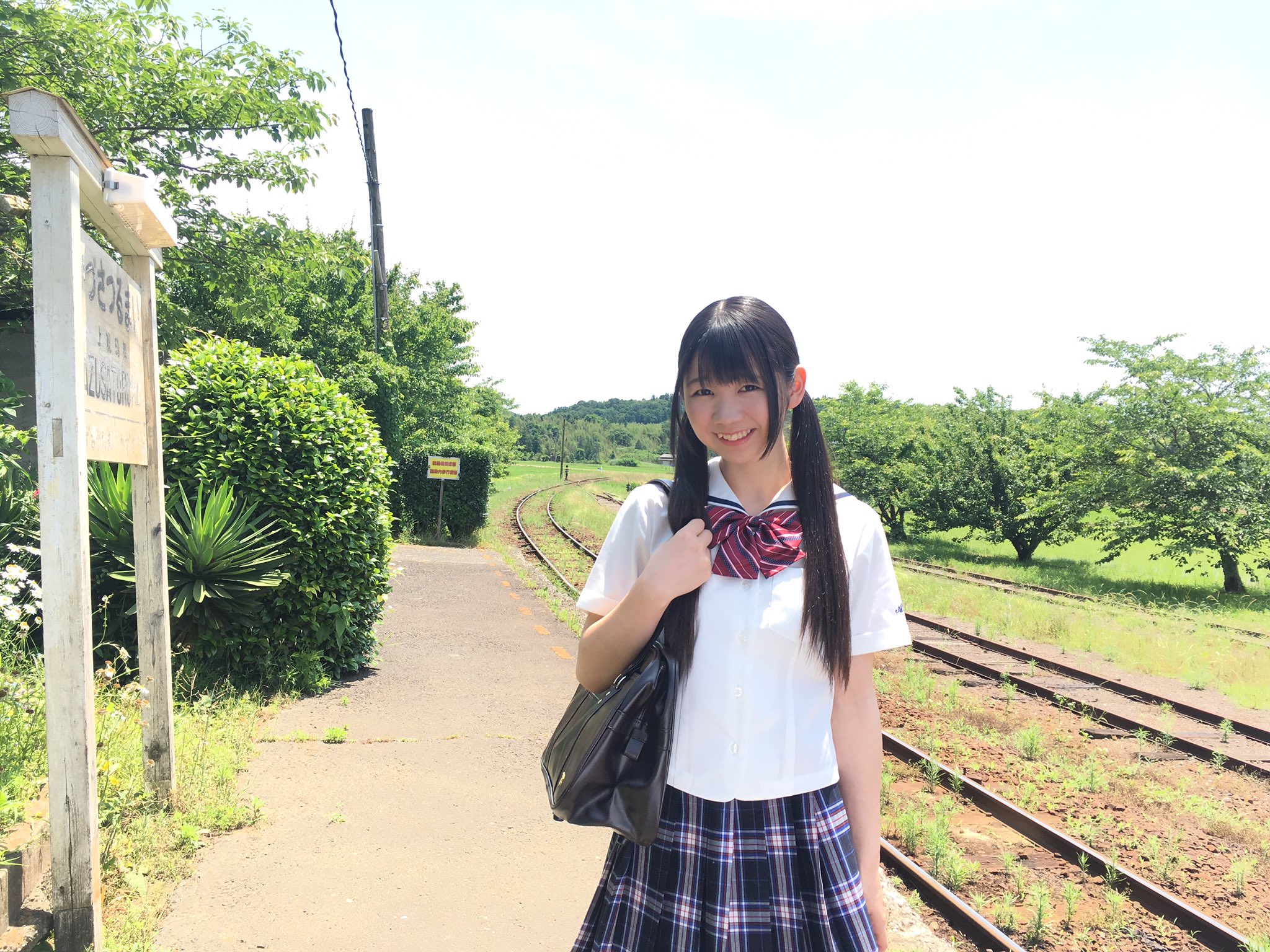 白井ゆずか（黒髪ツインテール）